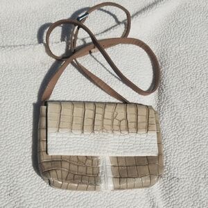 ✨️Two-Tone Croc-Embossed Crossbody Bag in Beige and White